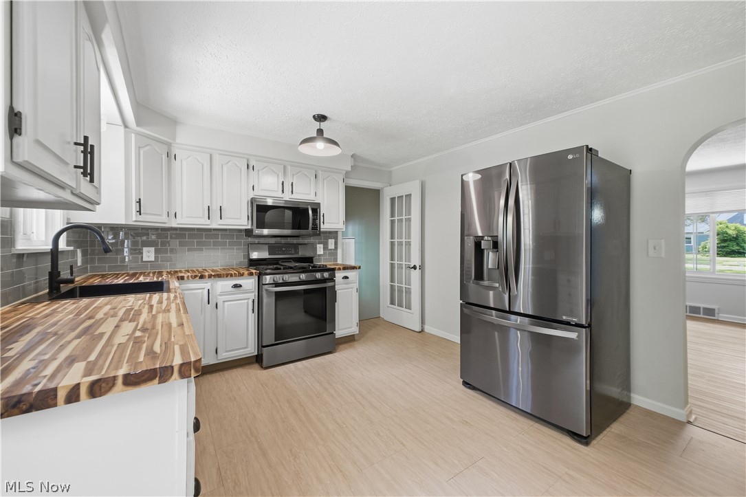 8021 Middlesex Road Mentor, OH 44060 - Photo 6 of 15
