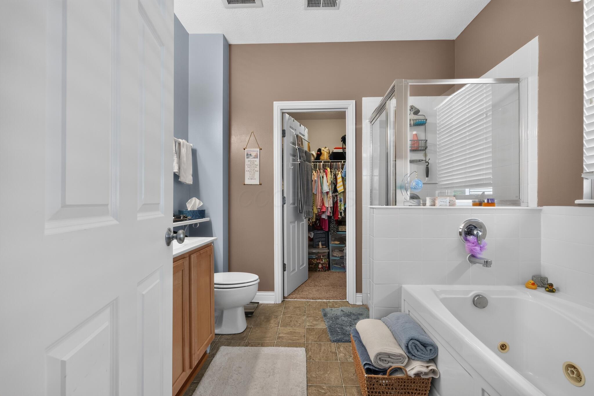 5643 Wexler Road Dublin, OH 43016 - Photo 13 of 23 5643_Wexler_Rd-Bathroom-er-8