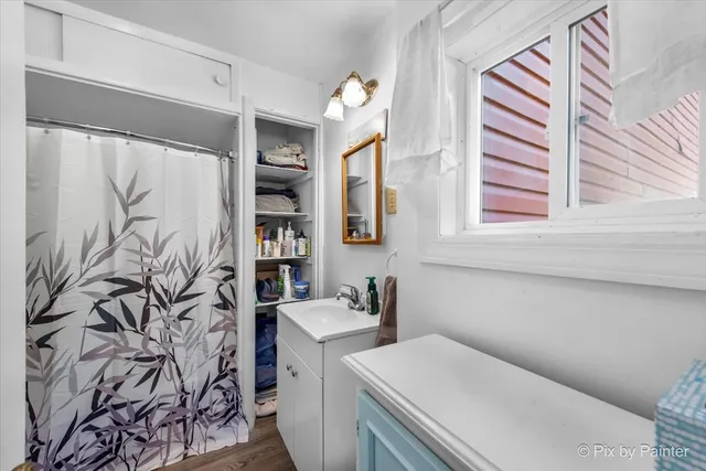 a view of a back yard