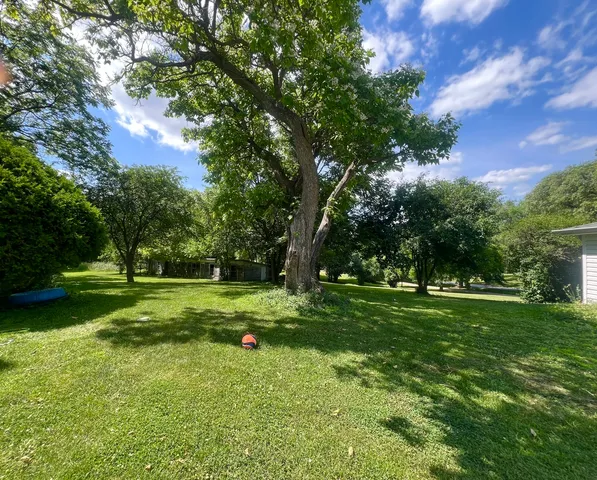 $700,000 | 24400 North Kelsey Road, Lake Barrington, IL 60010