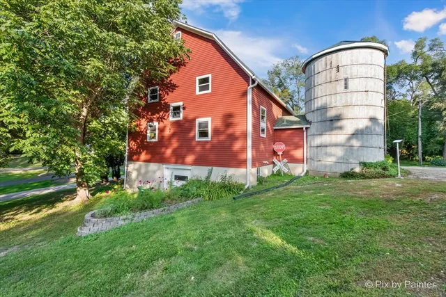 $700,000 | 24400 North Kelsey Road, Lake Barrington, IL 60010
