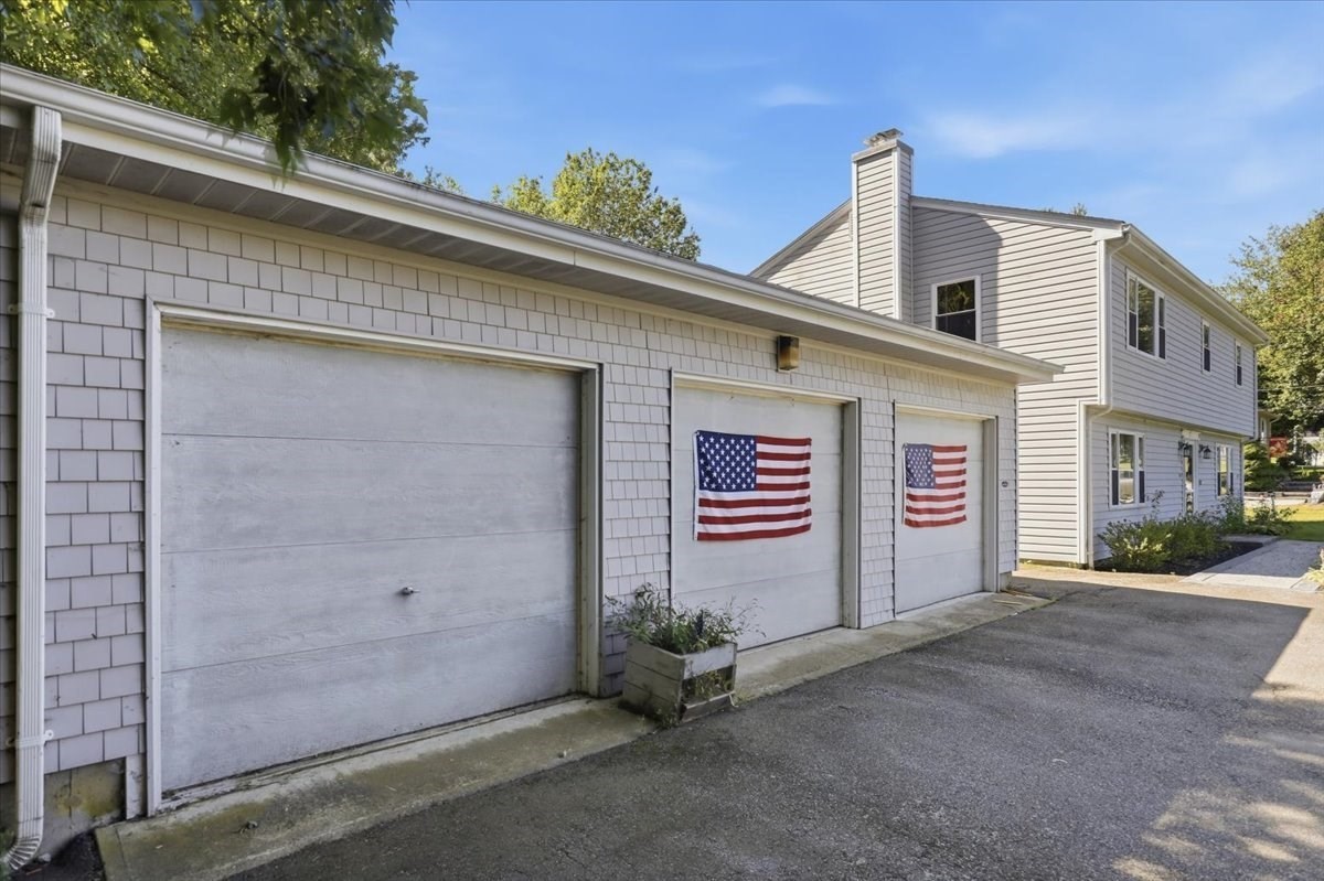 770 Old Warren Road Swansea, MA 02777 - Photo 5 of 41 Gallery Image 5