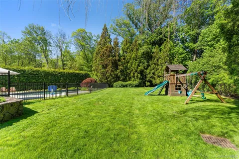 $3,295,000 | 12 Kolbert Drive, Scarsdale, NY 10583