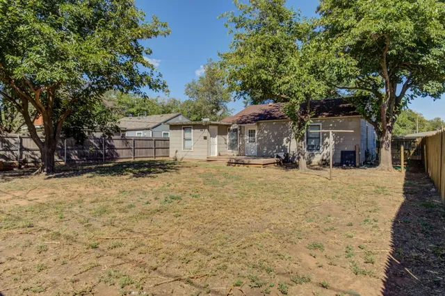 $1,650 | 3305 30th Street, Lubbock, TX 79410