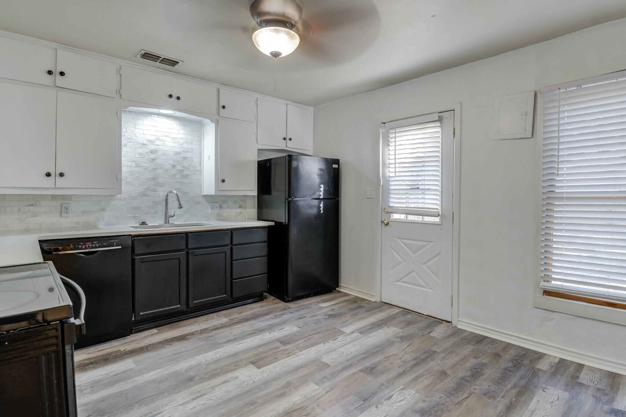 3305 30th Street Lubbock, TX 79410 - Photo 6 of 26 DSC08276_77_78_79_80