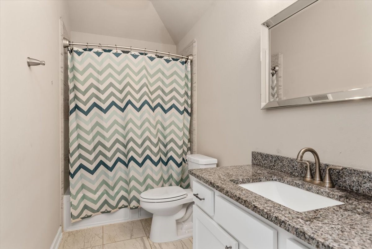 17814 Tree Of Heaven Conroe, TX 77385 - Photo 23 of 48 Secondary bathroom