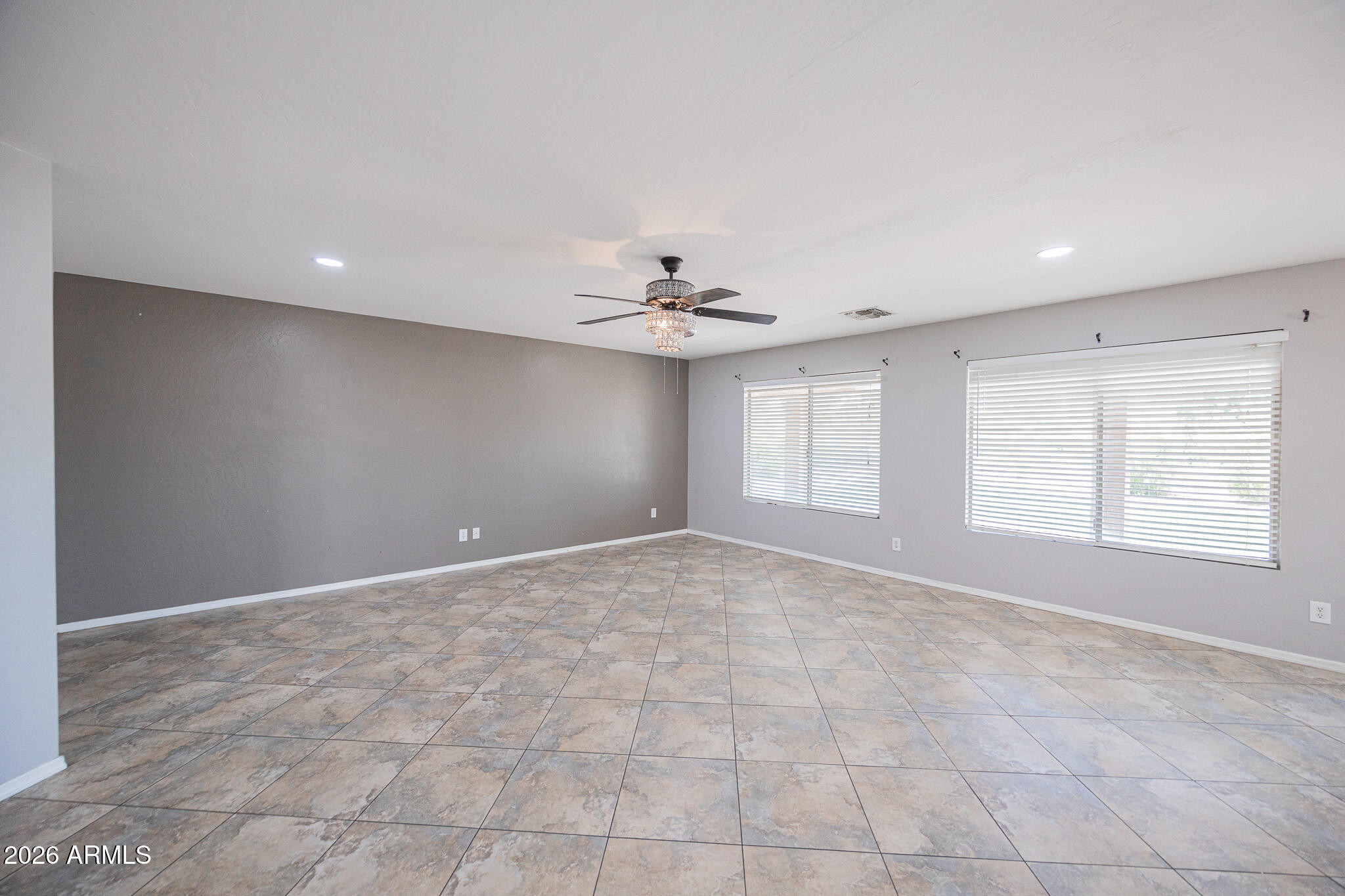 2913 West Fremont Rd. Phoenix, AZ 85041 - Photo 7 of 39