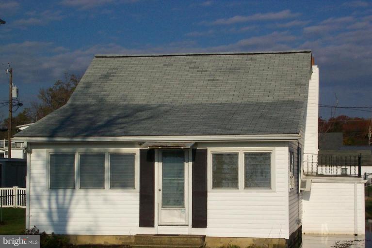 7821 SW Road Pasadena, MD 21122 - Photo 2 of 14 Exterior #2