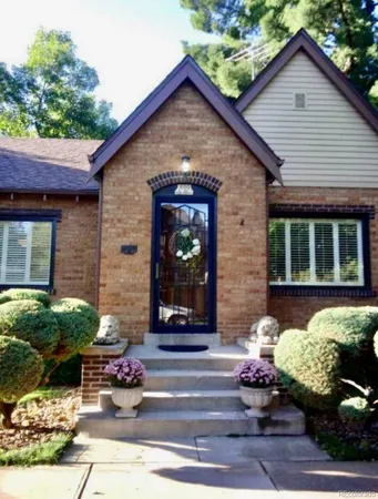 $5,000 | 400 South Race Street, Denver, CO 80209