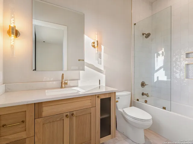 $2,500,000 | 2018 Paradise Parkway, Canyon Lake, TX 78133