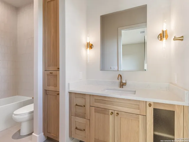 $2,500,000 | 2018 Paradise Parkway, Canyon Lake, TX 78133