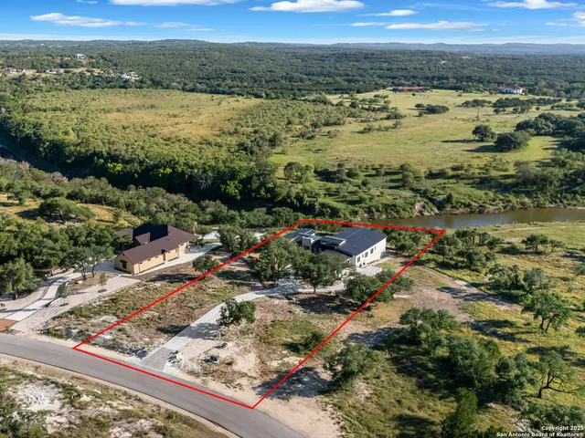 $2,500,000 | 2018 Paradise Parkway, Canyon Lake, TX 78133
