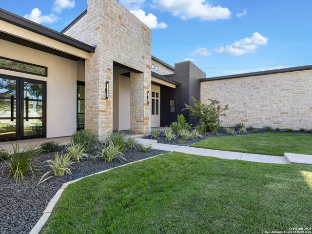 $2,500,000 | 2018 Paradise Parkway, Canyon Lake, TX 78133