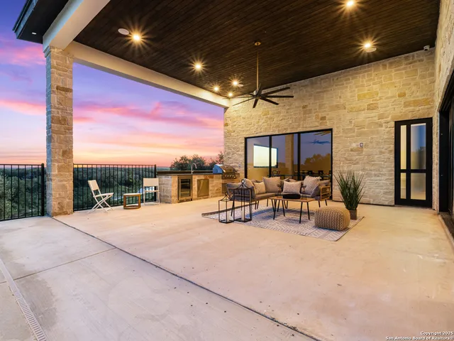 $2,500,000 | 2018 Paradise Parkway, Canyon Lake, TX 78133