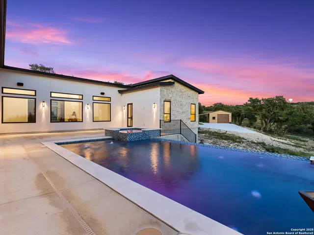 $2,500,000 | 2018 Paradise Parkway, Canyon Lake, TX 78133