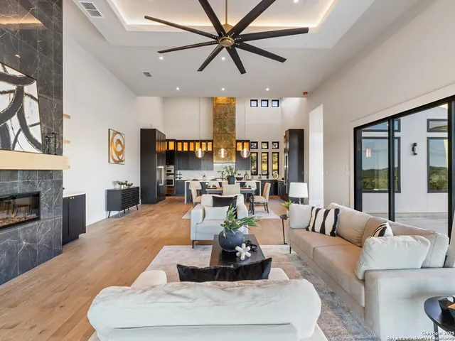 $2,500,000 | 2018 Paradise Parkway, Canyon Lake, TX 78133