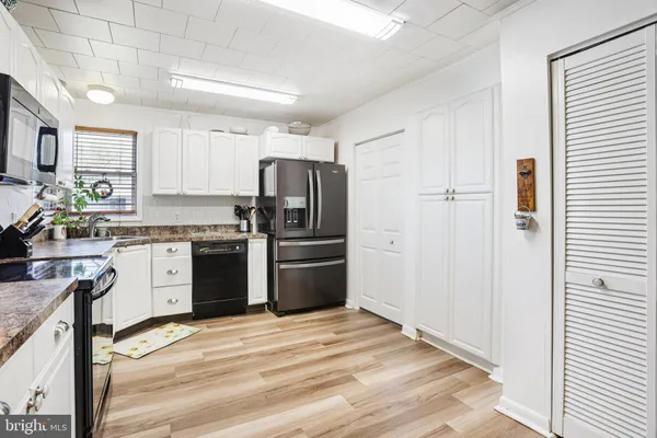 $450,000 | 47 Glenwood Lane, Levittown, PA 19055
