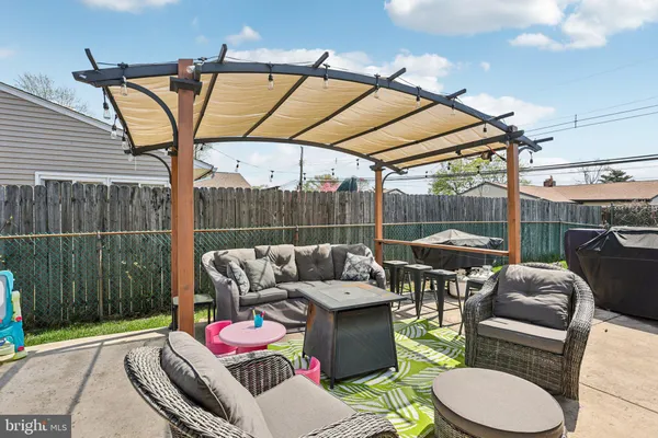 $450,000 | 47 Glenwood Lane, Levittown, PA 19055