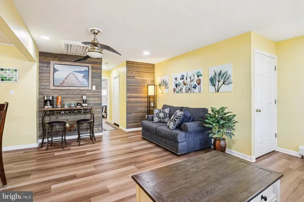 $450,000 | 47 Glenwood Lane, Levittown, PA 19055