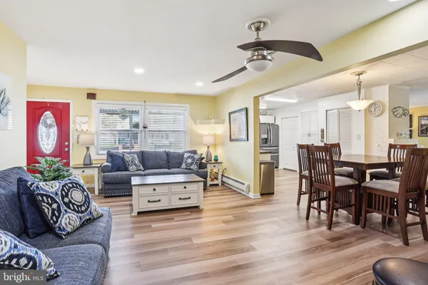 $450,000 | 47 Glenwood Lane, Levittown, PA 19055