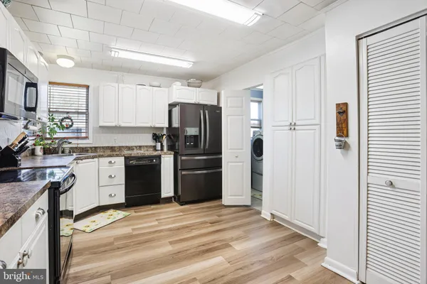 $450,000 | 47 Glenwood Lane, Levittown, PA 19055