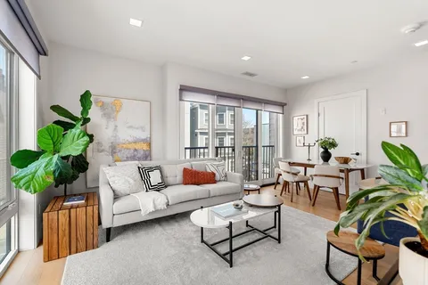 $685,000 | 287 Maverick Street, Unit 201, Boston, MA 02128