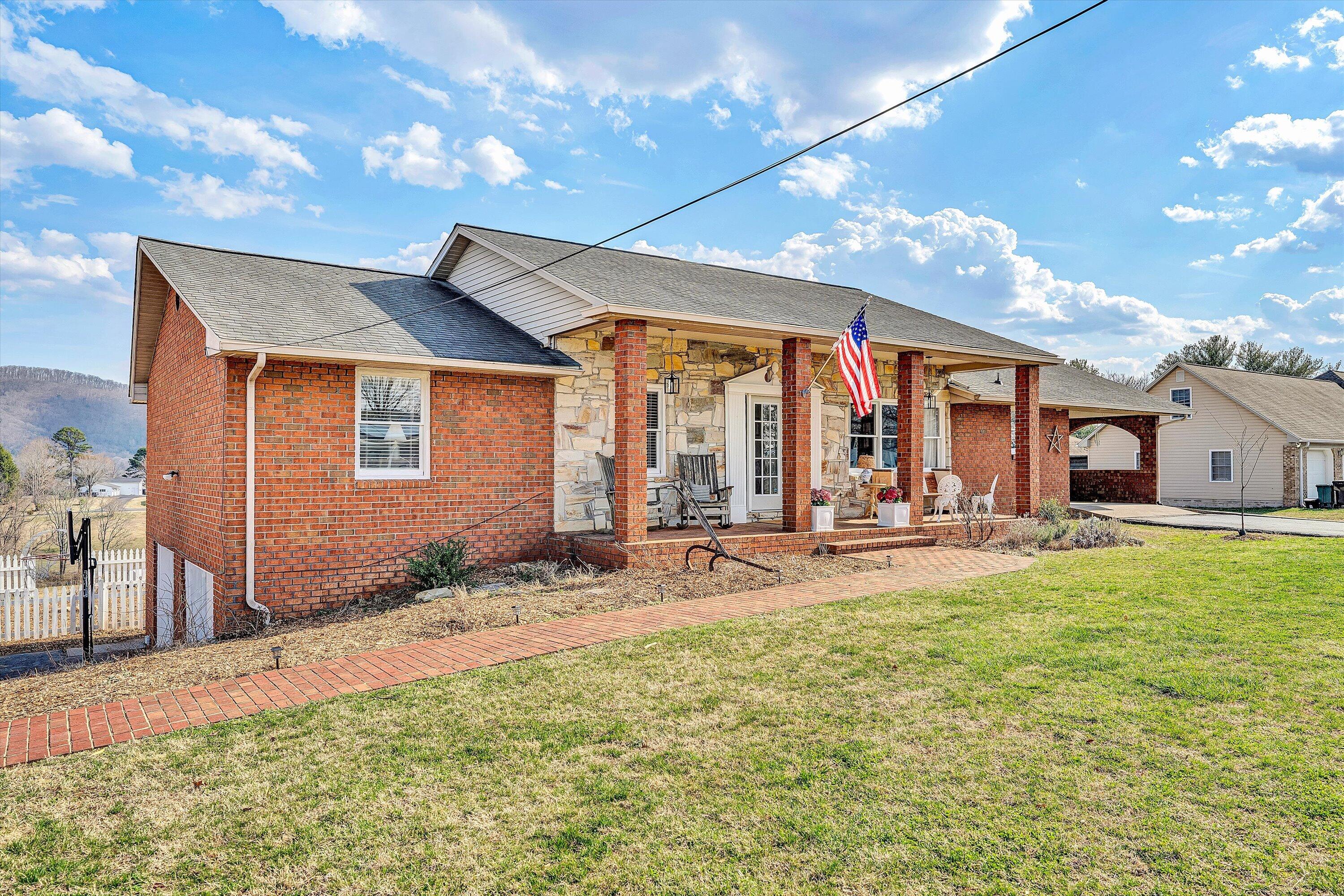 4043 Mockingbird Hill Road Roanoke, VA 24012 - Photo 2 of 59 02-SGP-04675