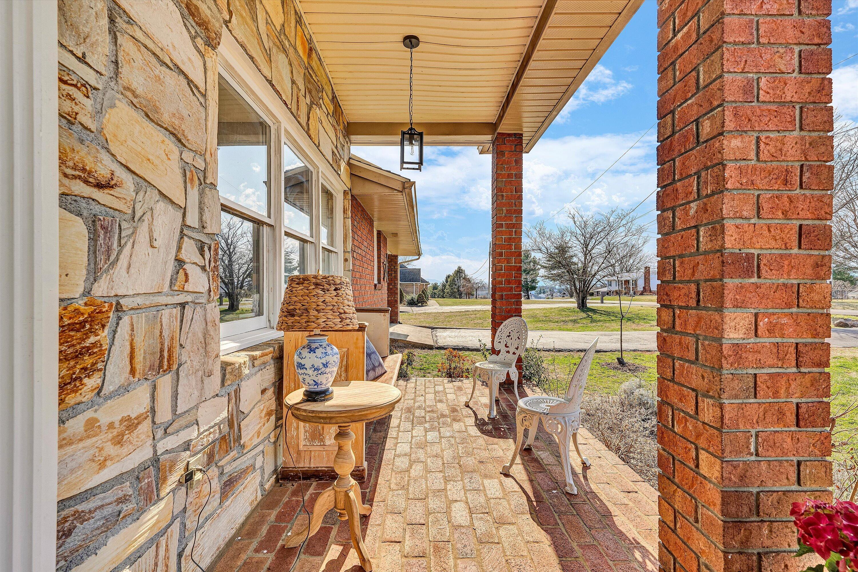 4043 Mockingbird Hill Road Roanoke, VA 24012 - Photo 5 of 59 05-SGP-04681