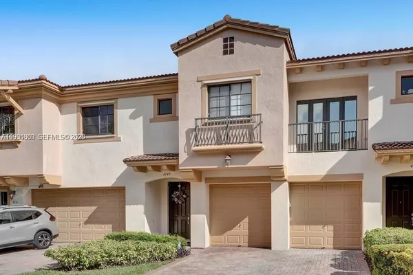 $475,000 | 4749 Grand Cypress Circle North, Coconut Creek, FL 33073
