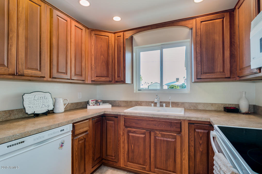 5209 Casper Road Mesa, AZ 85205 - Photo 12 of 28 Kitchen
