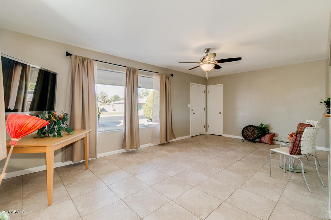 5209 Casper Road Mesa, AZ 85205 - Photo 8 of 28 Living Room