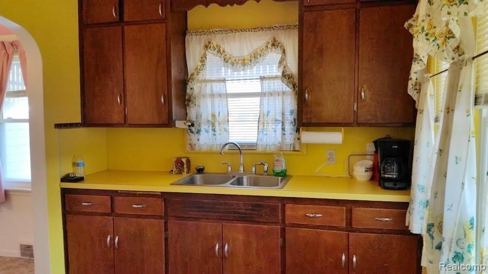 3316 Fenton Road Flint, MI 48507 - Photo 10 of 24 Kitchen 1.jpg