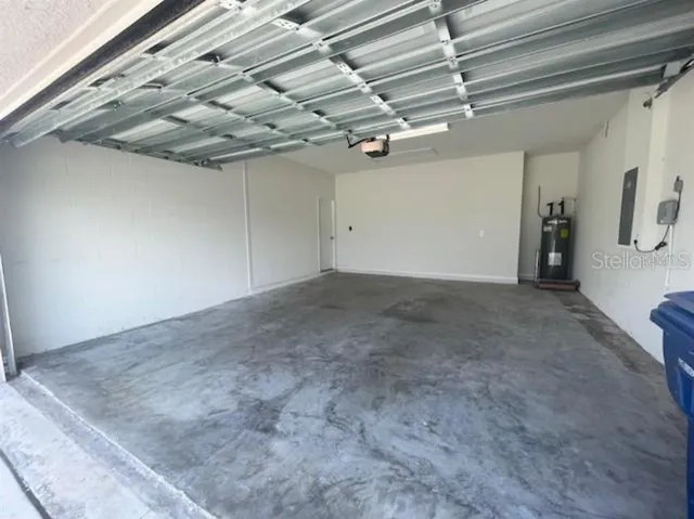 $3,000 | 32959 Sand Creek Drive, Wesley Chapel, FL 33543