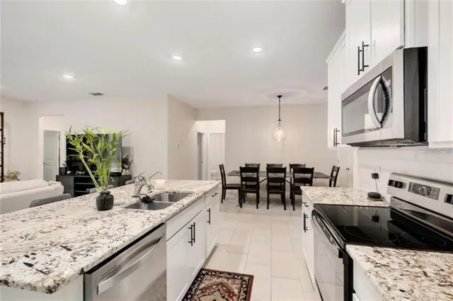 $3,000 | 32959 Sand Creek Drive, Wesley Chapel, FL 33543