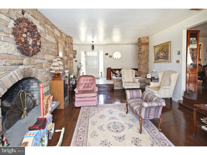 290 West Rose Tree Road Media, PA 19063 - Photo 5 of 25 Living Room