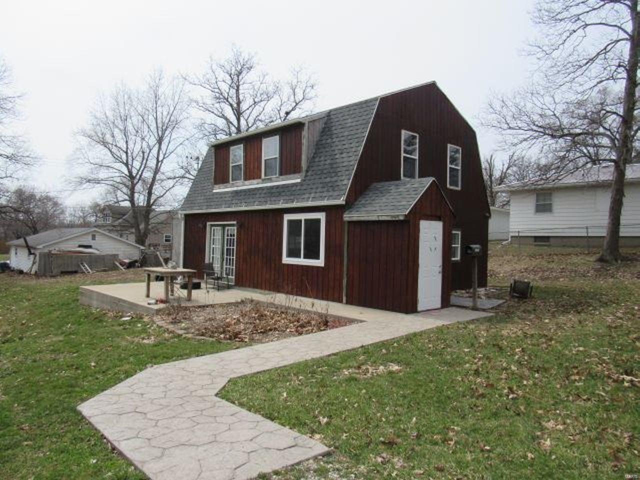 1124 Main Street Hamilton, IL 62341 - Photo 1 of 14