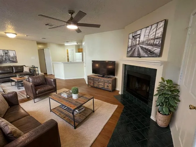 $1,550 | 7209 Aldea Drive, Unit A, Austin, TX 78745