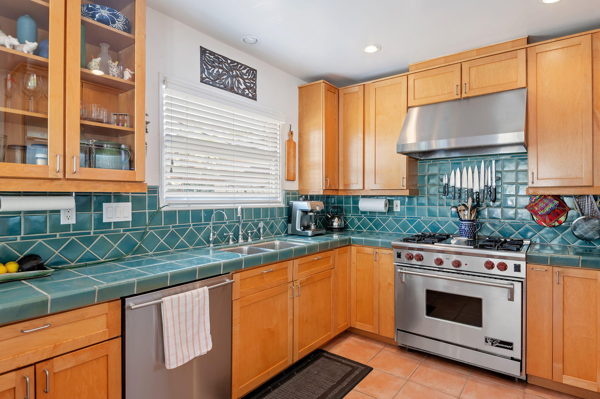 1717 Paterna Road Santa Barbara, CA 93103 - Photo 15 of 47 17-web-or-mls-17 - Kitchen