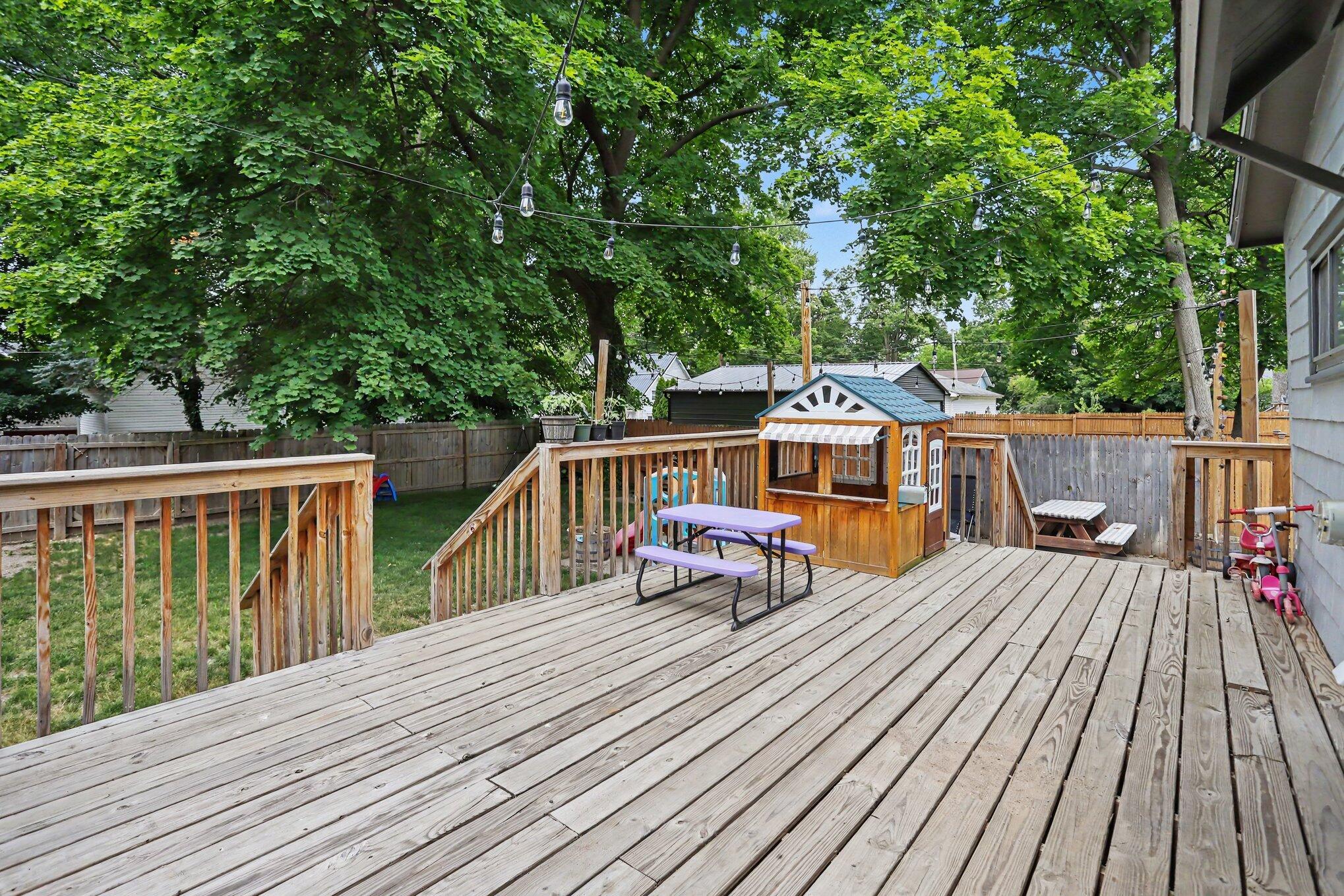 212 Grove Street Hudson, MI 49247 - Photo 24 of 32 023_file_2494