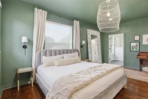 $566,000 | 2108 Washington Avenue, Fort Worth, TX 76110