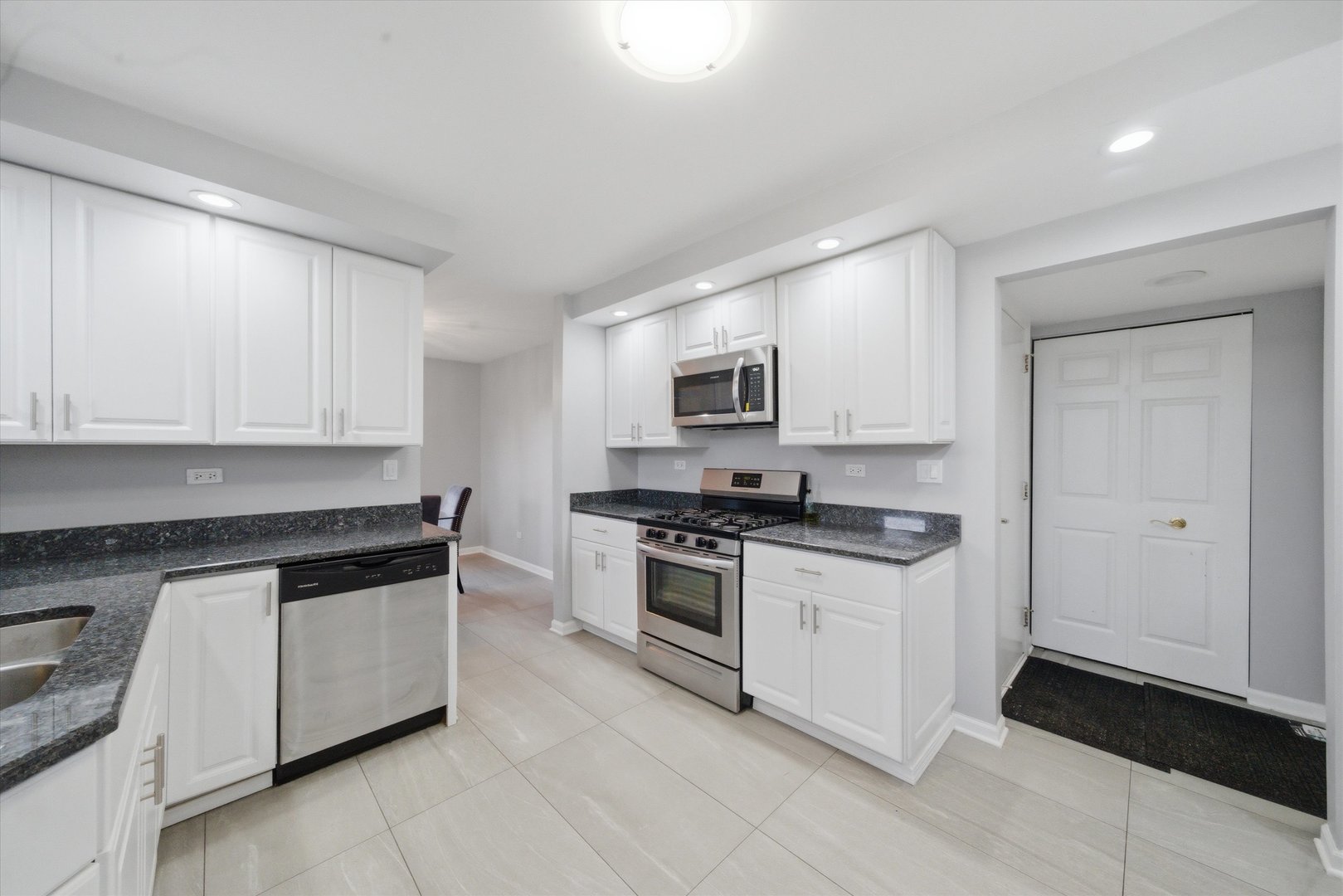 259 Millers Crossing Itasca, IL 60143 - Photo 10 of 25