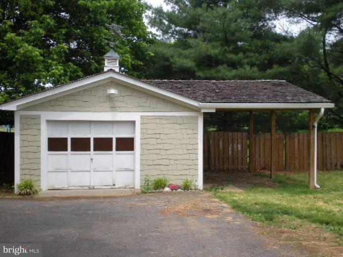 2904 Papermill Road Winchester, VA 22601 - Photo 3 of 17 Garage 1