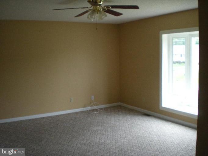 2904 Papermill Road Winchester, VA 22601 - Photo 5 of 17 Living Room