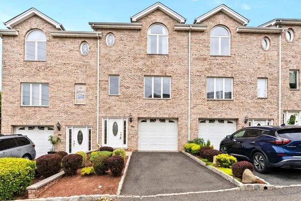 $4,400 | 2 Hops Commons Court, Secaucus, NJ 07094