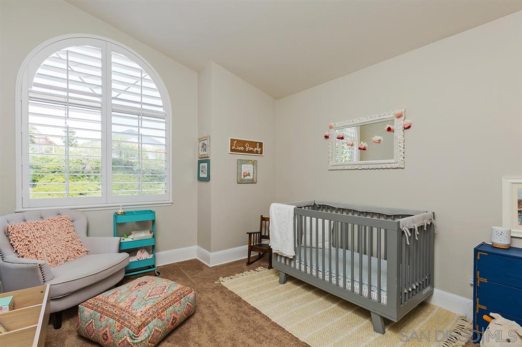 39932 North General Kearny Road Temecula, CA 92591 - Photo 19 of 25 Lovely light and bright home.