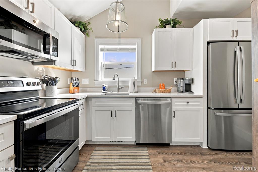 8849 Lakeshore Road Lexington, MI 48450 - Photo 3 of 68 Gallery Image 3
