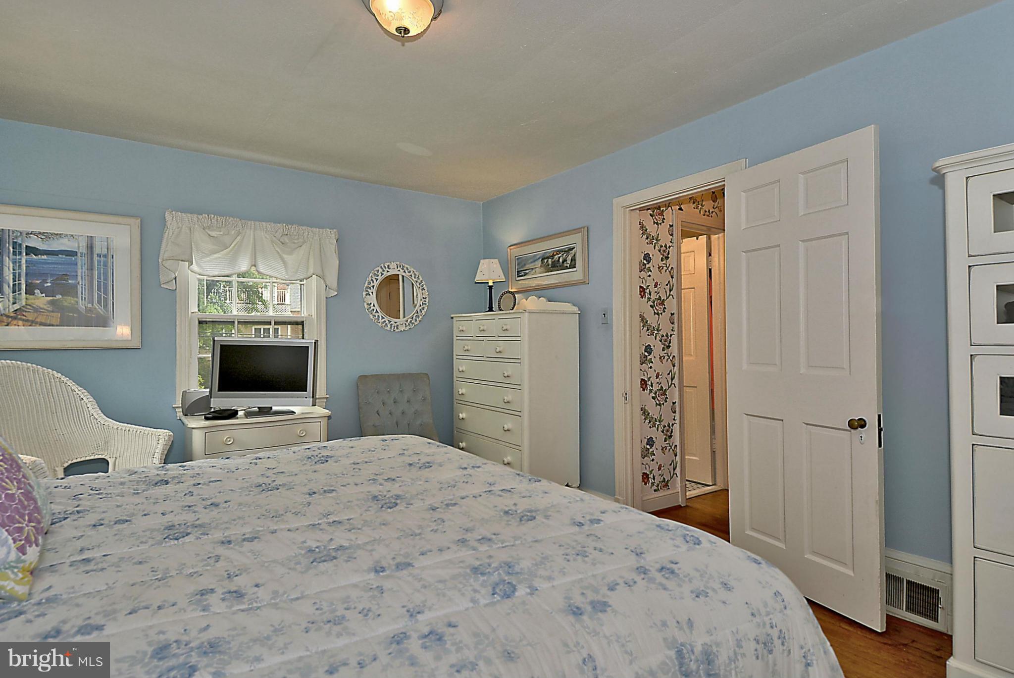 313 Windsor Street Silver Spring, MD 20910 - Photo 15 of 29 Bedroom (Master)