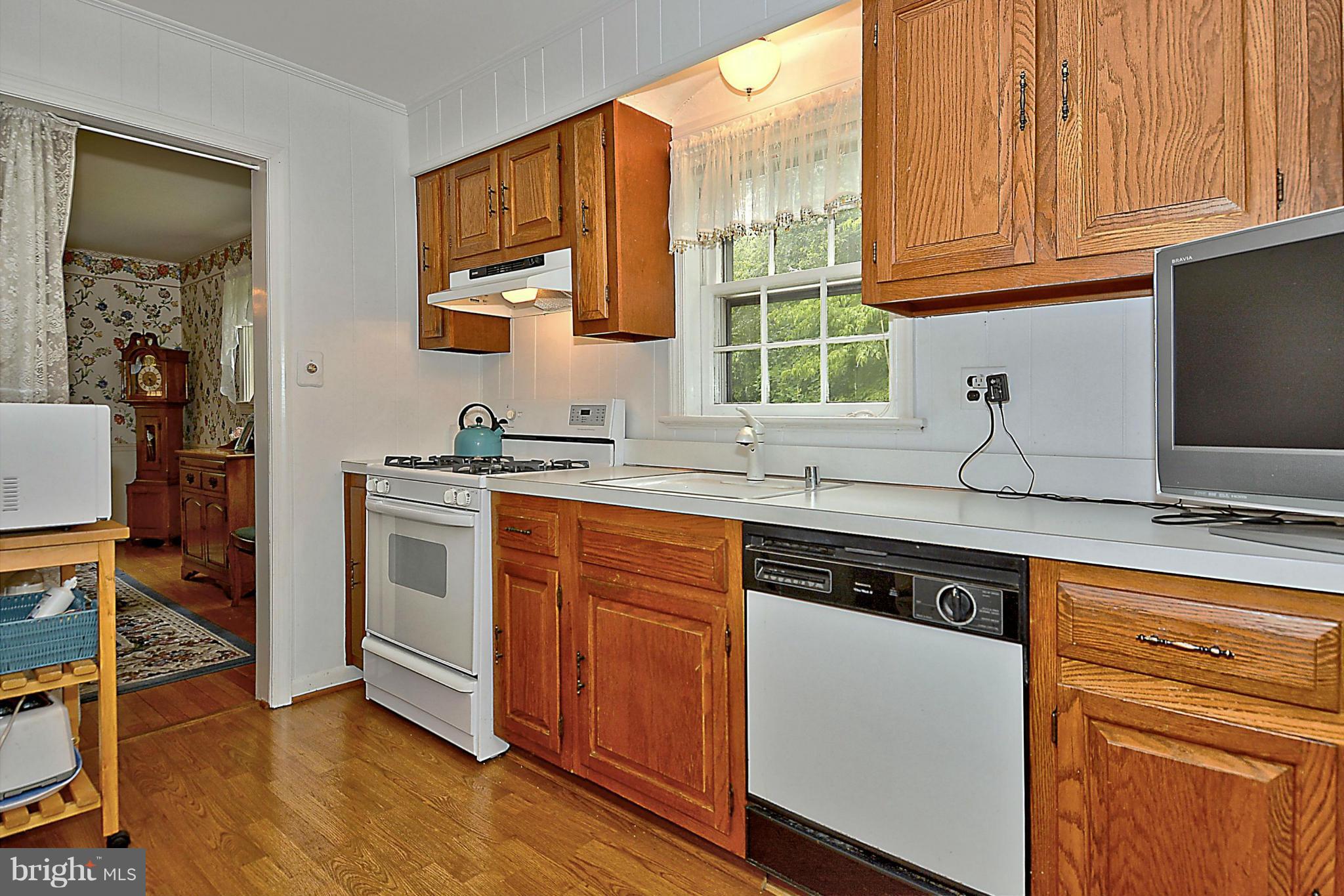 313 Windsor Street Silver Spring, MD 20910 - Photo 9 of 29 Kitchen