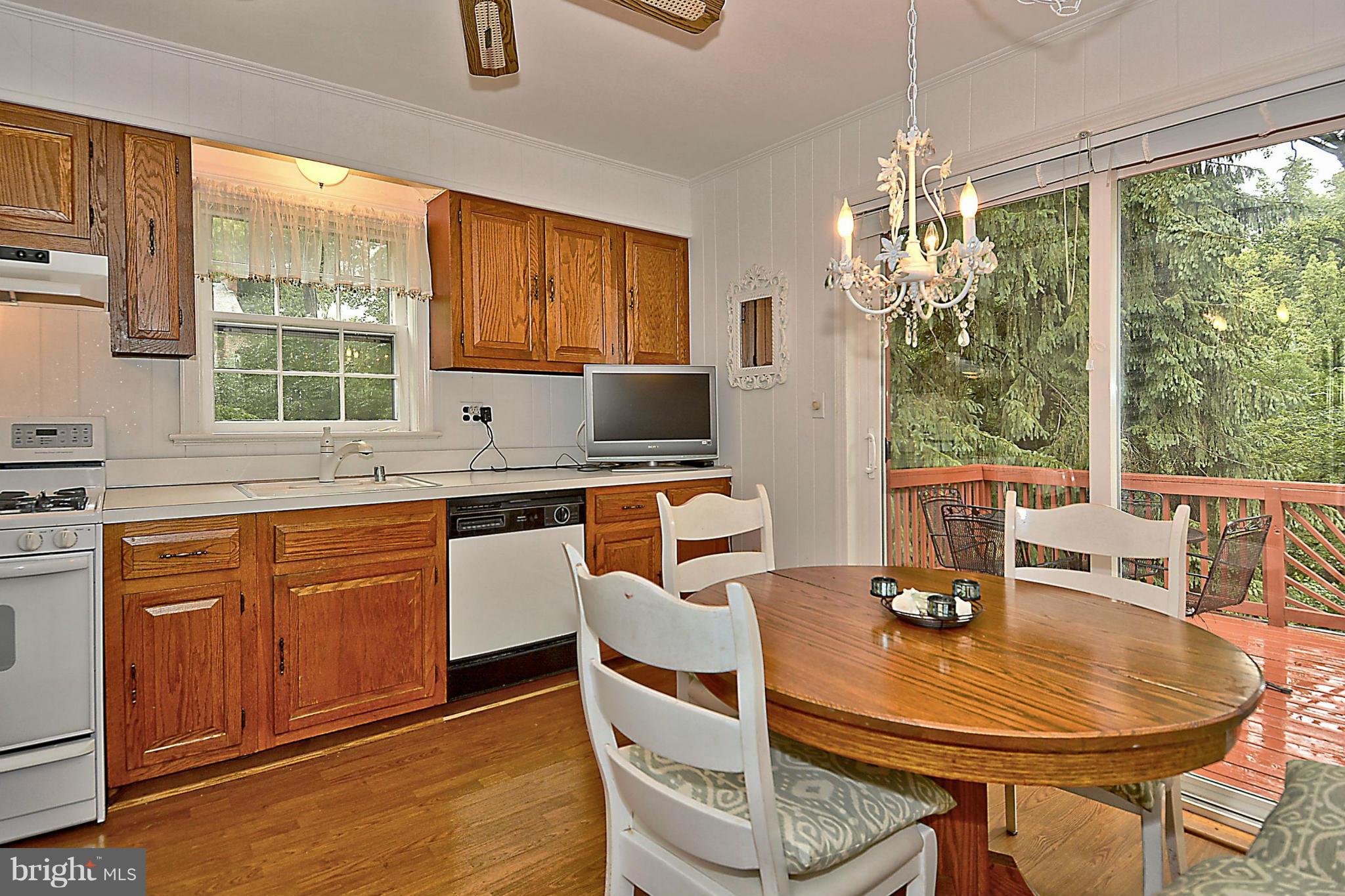 313 Windsor Street Silver Spring, MD 20910 - Photo 10 of 29 Kitchen
