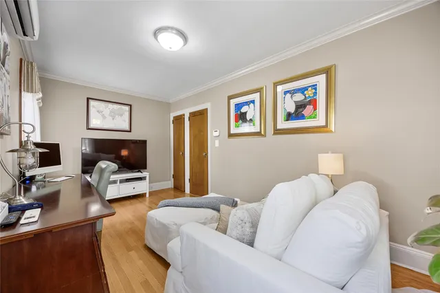 $1,130,000 | 27-01 167th Street | Murray Hill - Flushing